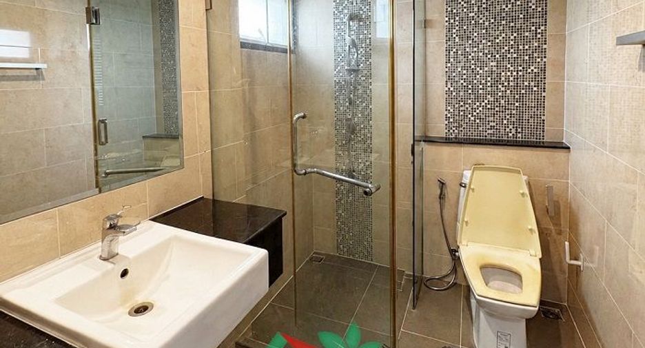 For sale 3 bedrooms house in Prawet, Bangkok