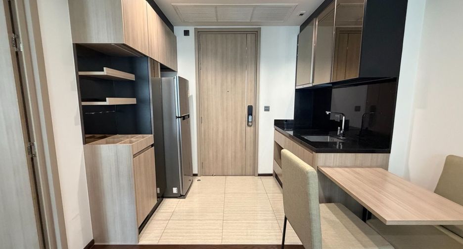 For rent and for sale 1 bed condo in Pathum Wan, Bangkok