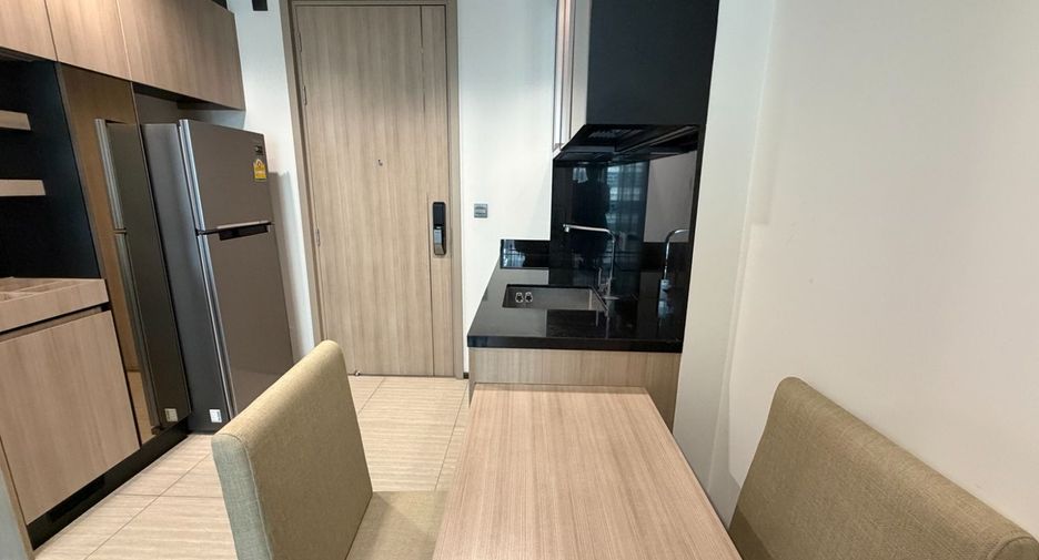For rent and for sale 1 bed condo in Pathum Wan, Bangkok