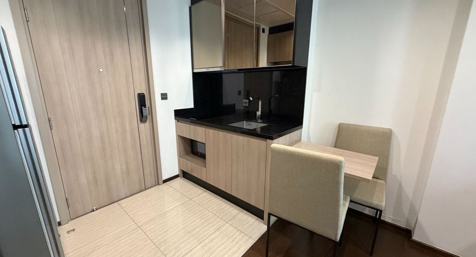 For rent and for sale 1 bed condo in Pathum Wan, Bangkok
