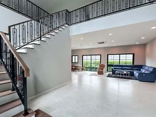 For rent and for sale 5 bedrooms house in Mueang Chiang Mai, Chiang Mai