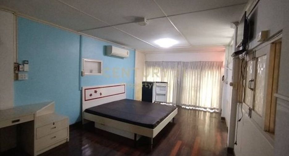 For sale 4 bedrooms house in Din Daeng, Bangkok