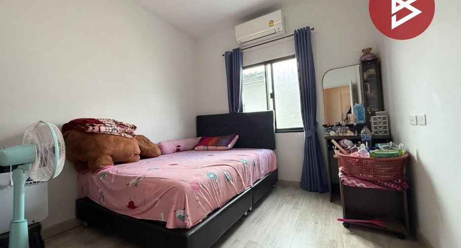 For sale 4 bedrooms townhouse in Phutthamonthon, Nakhon Pathom