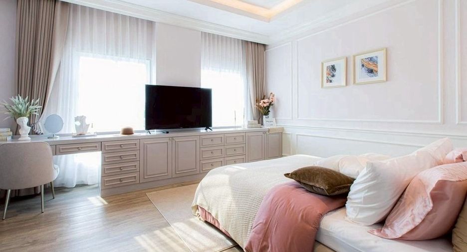 For sale 4 bedrooms house in Bang Khae, Bangkok