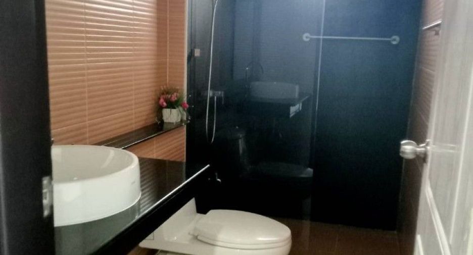 For sale 3 bedrooms house in Mueang Chachoengsao, Chachoengsao