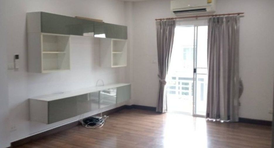 For sale 3 bedrooms house in Mueang Chachoengsao, Chachoengsao