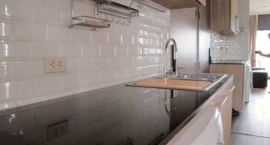 Condo en alquiler de 1 habitaciones en Khlong Toei, Bangkok