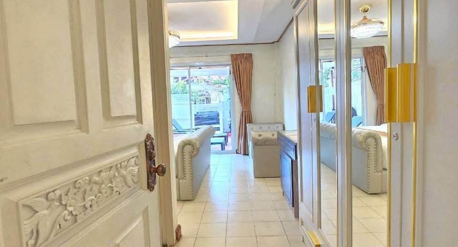 For rent 4 bedrooms villa in Bang Lamung, Chonburi