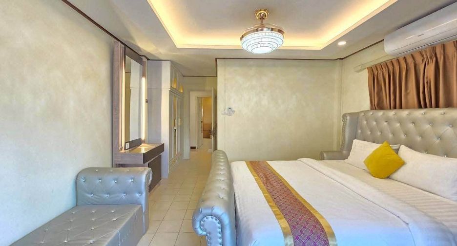 For rent 4 bedrooms villa in Bang Lamung, Chonburi