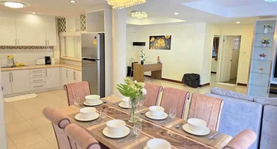 For rent 4 bedrooms villa in Bang Lamung, Chonburi