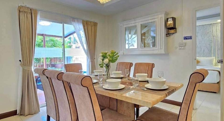 For rent 4 bedrooms villa in Bang Lamung, Chonburi