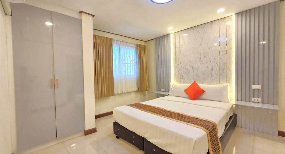 For rent 4 bedrooms villa in Bang Lamung, Chonburi