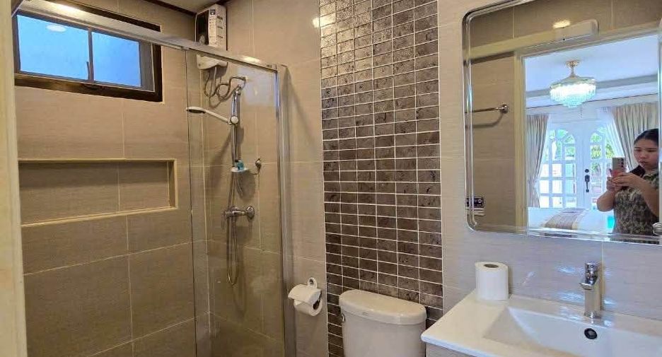 For rent 4 bedrooms villa in Bang Lamung, Chonburi