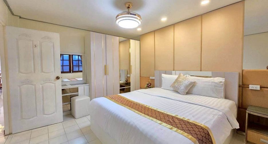 For rent 4 bedrooms villa in Bang Lamung, Chonburi