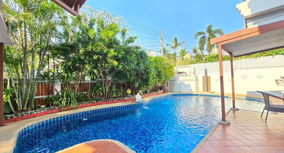For rent 4 bedrooms villa in Bang Lamung, Chonburi