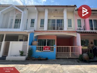 À vendre 3 chambres maison de ville à Krathum Baen, Samut Sakhon