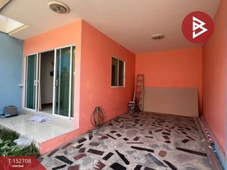 À vendre 3 chambres maison de ville à Krathum Baen, Samut Sakhon