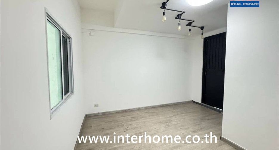 For sale 1 bed retail Space in Thung Khru, Bangkok