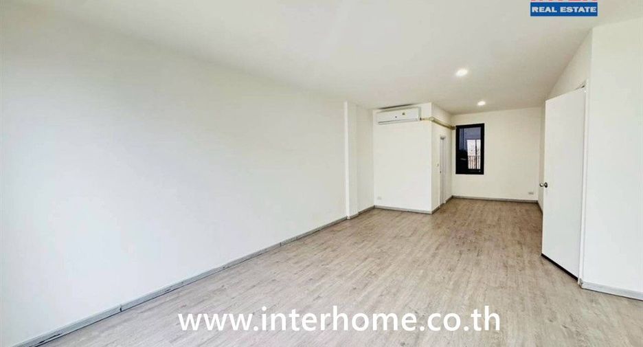For sale 1 bed retail Space in Thung Khru, Bangkok