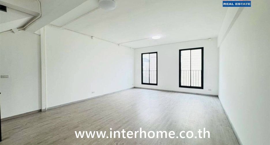 For sale 1 bed retail Space in Thung Khru, Bangkok