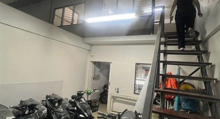For sale retail Space in Bang Khun Thian, Bangkok