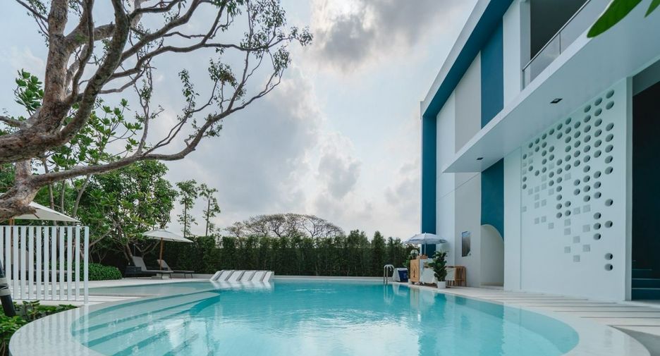 For rent 3 bedrooms townhouse in Saphan Sung, Bangkok
