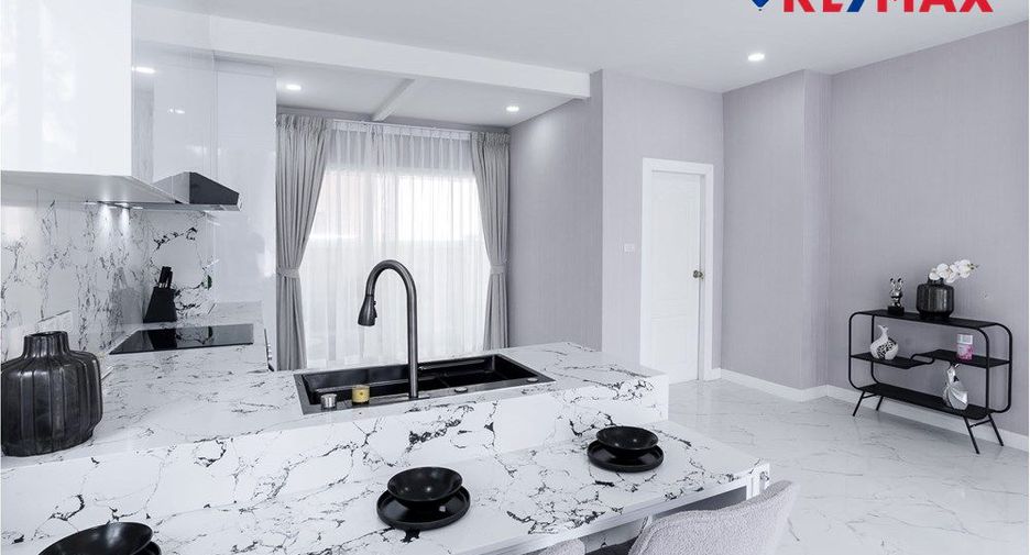À vendre 4 chambres maison à Jomtien, Pattaya