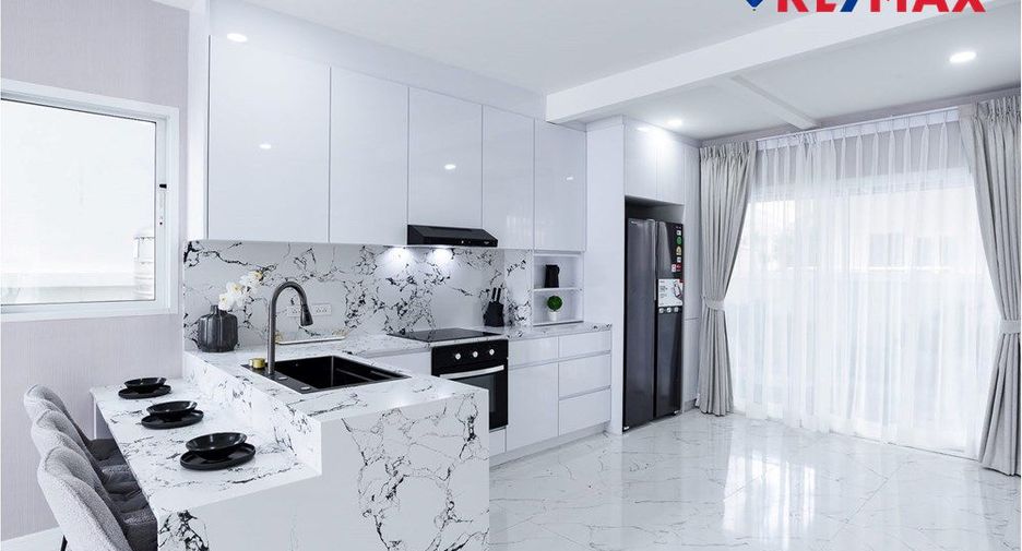 À vendre 4 chambres maison à Jomtien, Pattaya