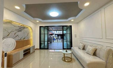 À vendre 2 chambres maison de ville à Bang Bua Thong, Nonthaburi