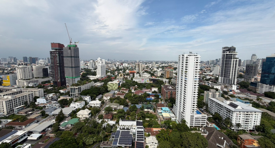 出租 和 出售 2 卧室 公寓 在 Watthana, 曼谷