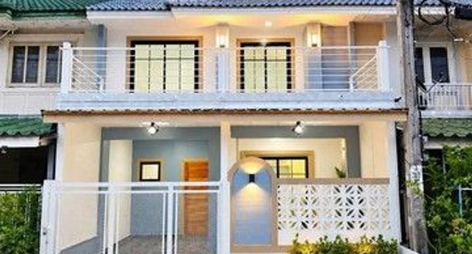À vendre 3 chambres maison de ville à Sai Noi, Nonthaburi