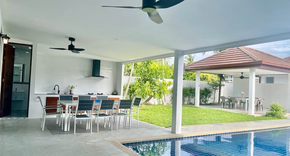 For rent 4 bedrooms villa in Bang Lamung, Chonburi