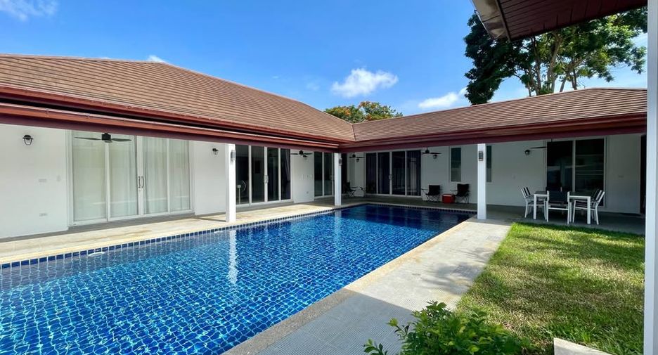 For rent 4 bedrooms villa in Bang Lamung, Chonburi