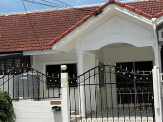 Haus zur Miete mit 2 Zimmer in Bang Lamung, Chonburi