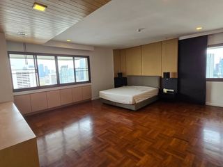 Condo en alquiler de 3 habitaciones en Watthana, Bangkok