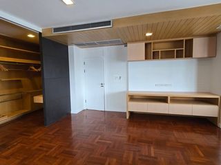 Condo en alquiler de 3 habitaciones en Watthana, Bangkok