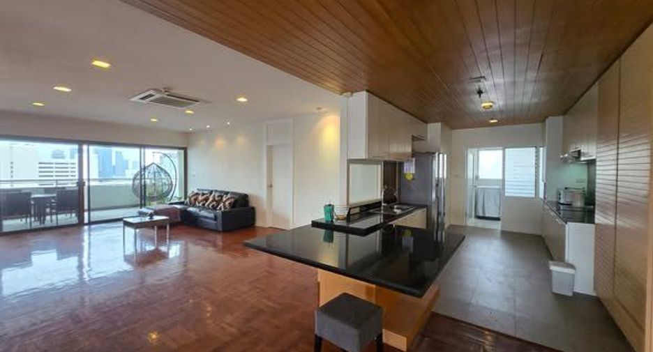 Condo en alquiler de 3 habitaciones en Watthana, Bangkok