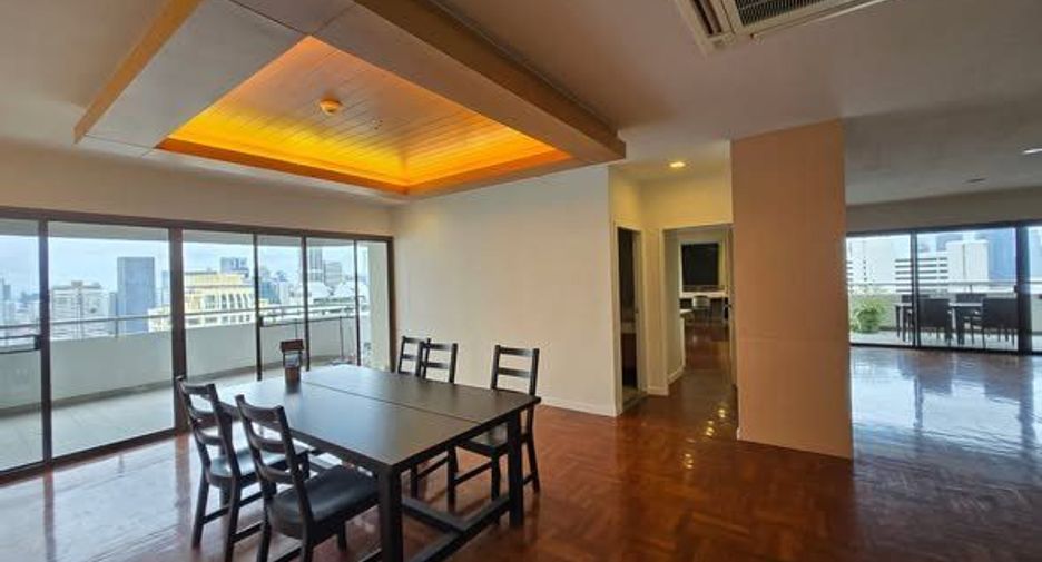 Condo en alquiler de 3 habitaciones en Watthana, Bangkok