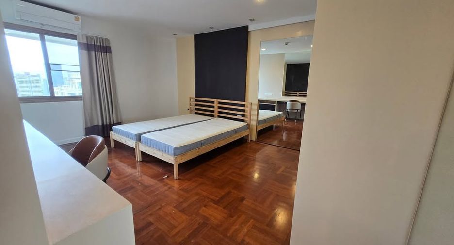 Condo en alquiler de 3 habitaciones en Watthana, Bangkok