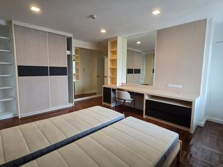 Condo en alquiler de 3 habitaciones en Watthana, Bangkok
