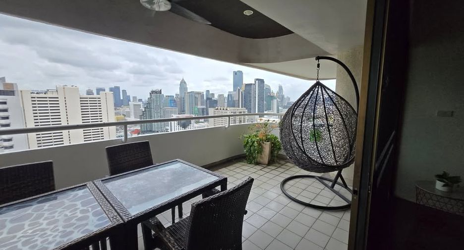 Condo en alquiler de 3 habitaciones en Watthana, Bangkok