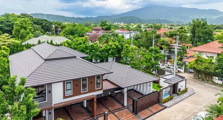 Villa zum Kauf mit 5 Zimmer in Hang Dong, Chiang Mai