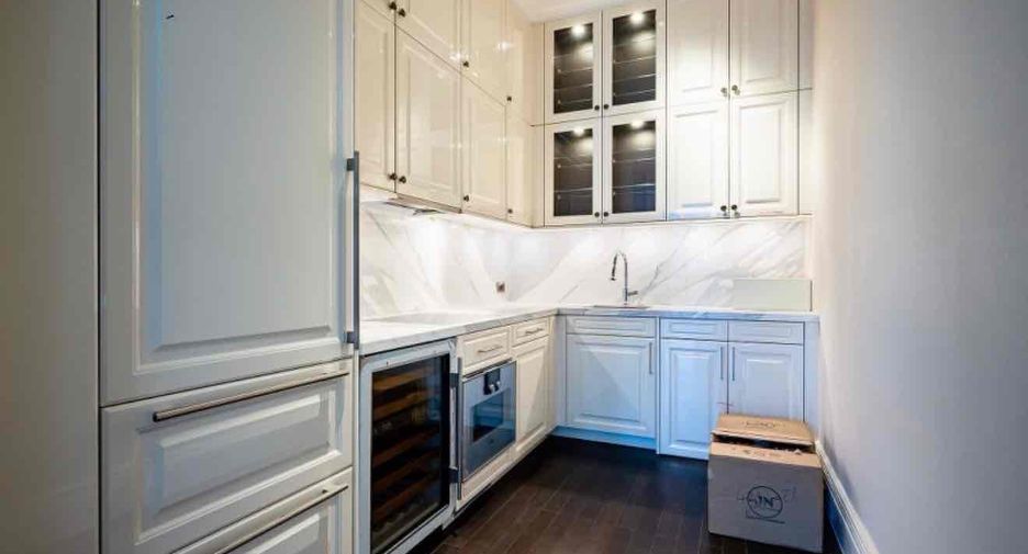 For rent 2 bedrooms condo in Pathum Wan, Bangkok