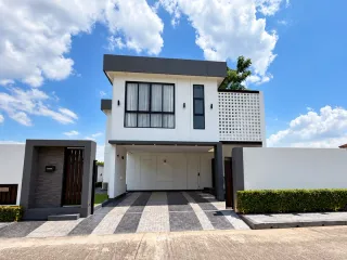 For sale 4 bedrooms villa in Hang Dong, Chiang Mai