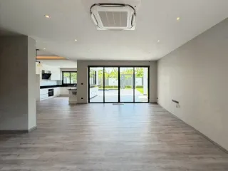 For sale 4 bedrooms villa in Hang Dong, Chiang Mai