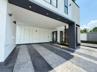 For sale 4 bedrooms villa in Hang Dong, Chiang Mai
