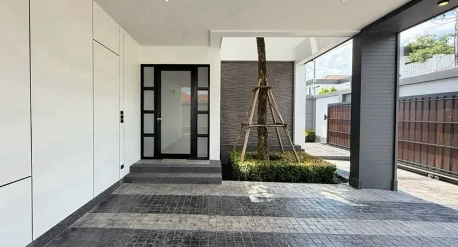For sale 4 bedrooms villa in Hang Dong, Chiang Mai