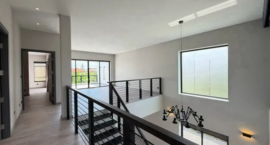For sale 4 bedrooms villa in Hang Dong, Chiang Mai