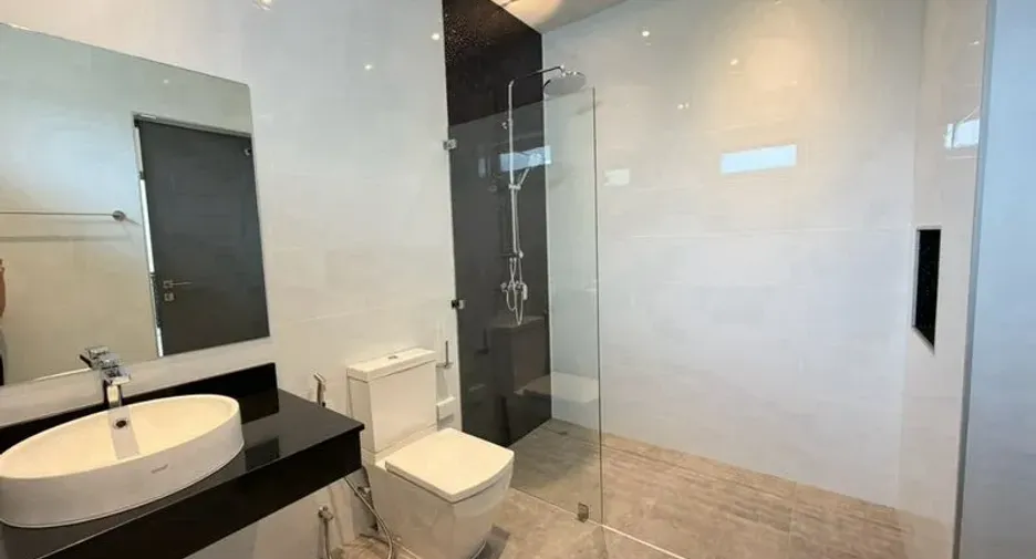 For sale 4 bedrooms villa in Hang Dong, Chiang Mai