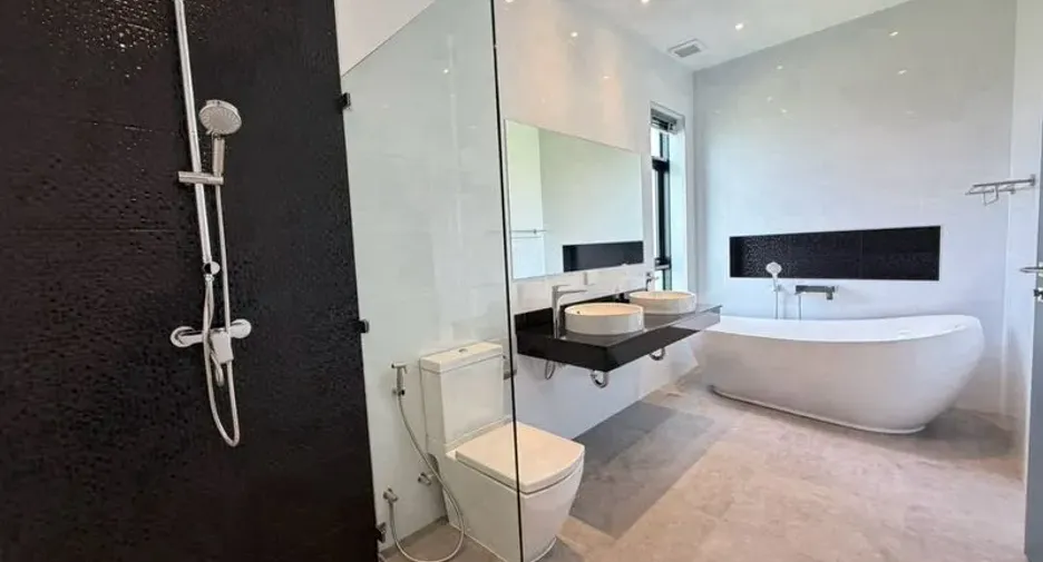 For sale 4 bedrooms villa in Hang Dong, Chiang Mai